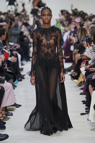 Valentino осень-зима 2020 (87382-Valentino-AW-2020-23.jpg)