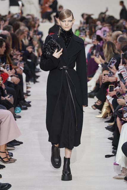 Valentino осень-зима 2020 (87382-Valentino-AW-2020-b.jpg)