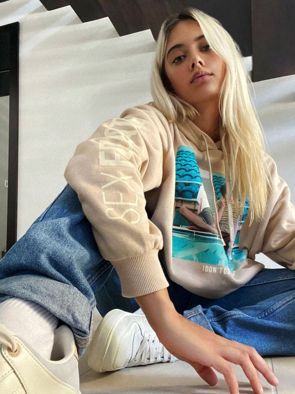 Капсульная коллекция Pull& Bear & Netflix   (89370-Pull-Bear-Netflix-05.jpg)