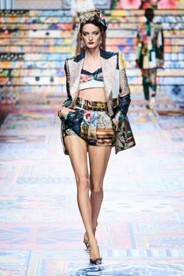 Dolce & Gabbana весна-лето 2021 (89682-Dolce-Gabbana-SS-2021-01.jpg)