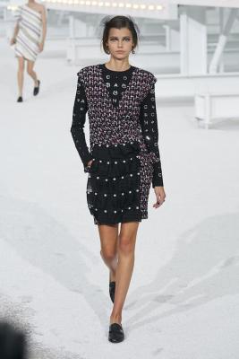 Chanel весна-лето 2021  (89951-Chanei-SS-2021-08.jpg)