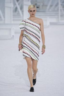 Chanel весна-лето 2021  (89951-Chanei-SS-2021-11.jpg)