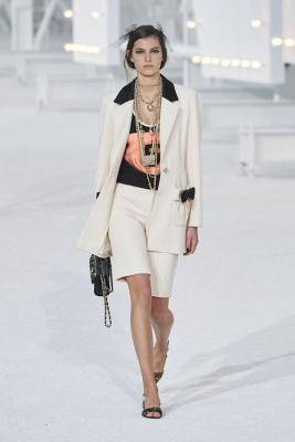 Chanel весна-лето 2021  (89951-Chanei-SS-2021-12.jpg)