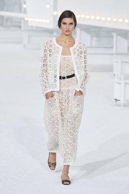 Chanel весна-лето 2021  (89951-Chanei-SS-2021-17.jpg)