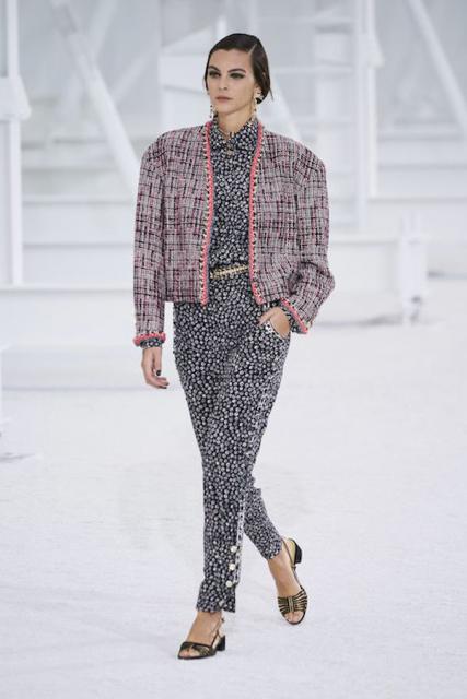 Chanel весна-лето 2021  (89951-Chanei-SS-2021-b.jpg)