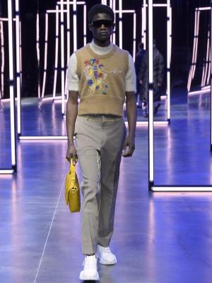 Fendi Menswear осень-зима 2021 (91062-Fendi-Menswear-FW-2021-15.jpg)