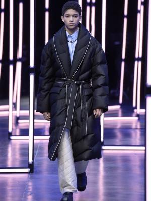 Fendi Menswear осень-зима 2021 (91062-Fendi-Menswear-FW-2021-16.jpg)