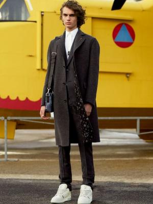 Louis Vuitton Menswear Pre-Fall 2021 (91130-Louis-Vuitton-Menswear-Pre-Fall-2021-04.jpg)