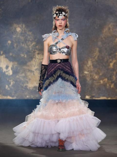 Viktor & Rolf Couture весна-лето 2021 (91225-Viktor-Rolf-Couture-2021-b.jpg)