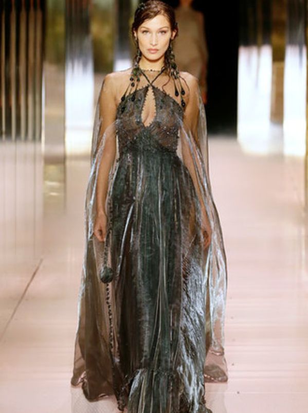 Fendi Couture весна-лето 2021 (91284-Fendi-Couture-SS-2021-07.jpg)