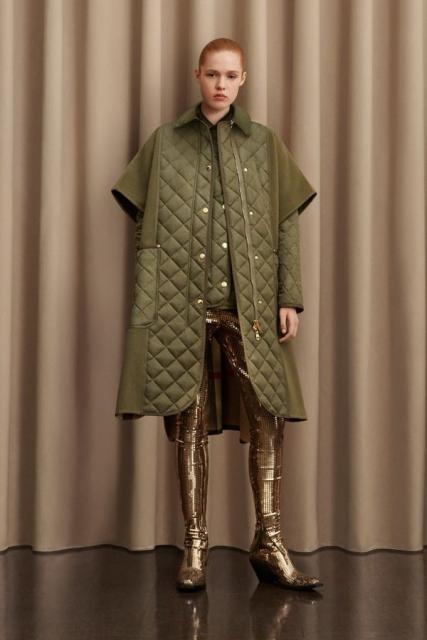 Burberry Pre-Fall 2021 (91327-Burberry-Pre-Fall-2021-04.jpg)