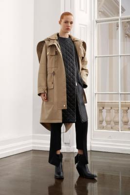 Burberry Pre-Fall 2021 (91327-Burberry-Pre-Fall-2021-14.jpg)