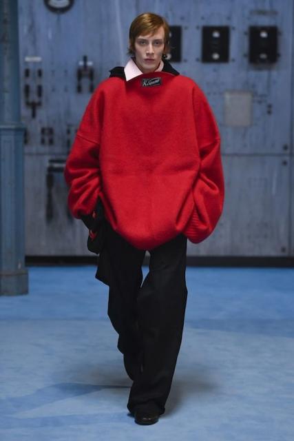 Raf Simons осень-зима 2021/2022 (91783-Raf-Simons-FW-2021-13.jpg)