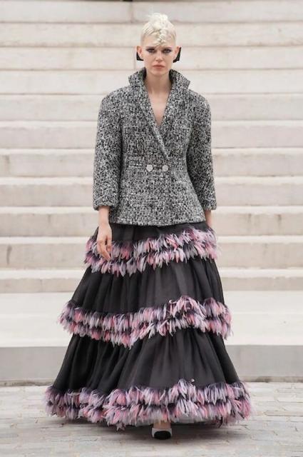 Кутюрная коллекция Chanel осень-зима 2021/2022 (92821-Chanel-Couture-FW-2022-03.jpg)