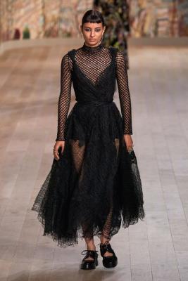 Dior Couture осень-зима 2021/22 (92947-dior-couture-fw-2022-06.jpg)