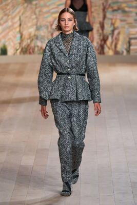 Dior Couture осень-зима 2021/22 (92947-dior-couture-fw-2022-15.jpg)