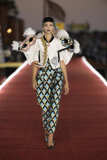 Dolce & Gabbana Alta Moda 2021 (93337-Dolce-Gabbana-Alta-Moda-2021-17.jpg)