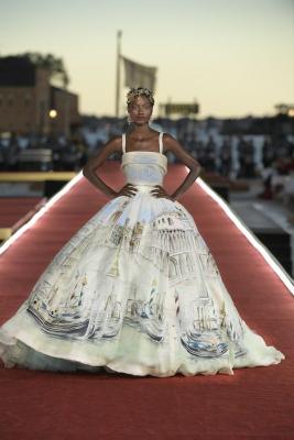 Dolce & Gabbana Alta Moda 2021 (93337-Dolce-Gabbana-Alta-Moda-2021-b.jpg)