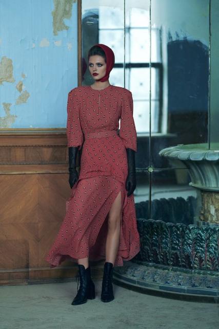 Ulyana Sergeenko Demi-Couture 2021/22 (93567-Ulyana-Sergeenko-FW-2021-b.jpg)