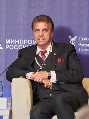 Олег Бочаров: только госзаказ может обеспечить стабильное развитие отрасли (93599-intertkan-plenaraya-diskussia-00.jpg)