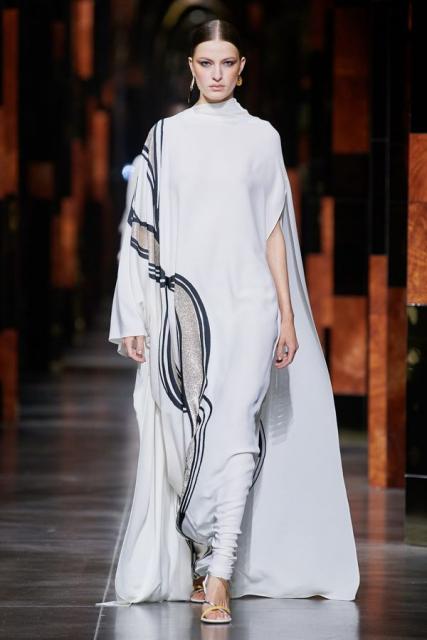 Fendi весна-лето 2022 (93671-Fendi-SS-2022-03.jpg)