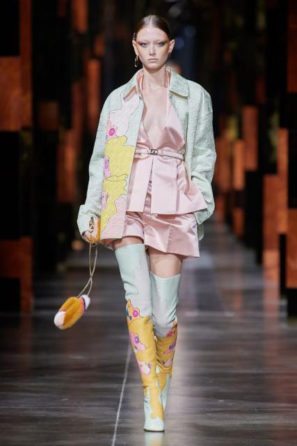 Fendi весна-лето 2022 (93671-Fendi-SS-2022-b.jpg)