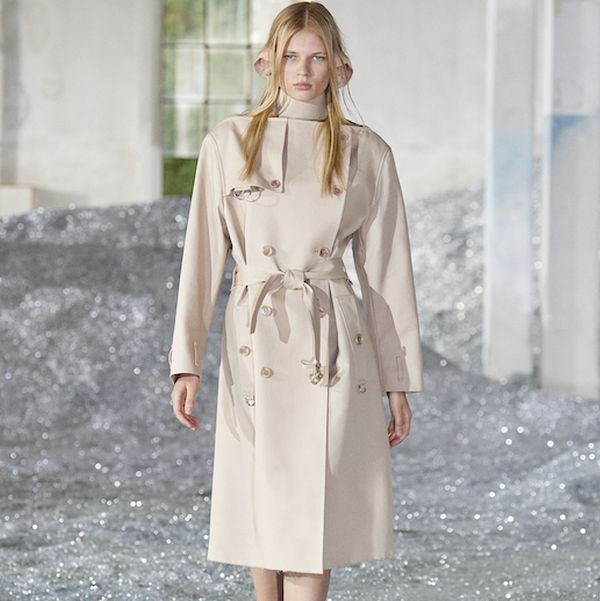 Burberry весна-лето 2022 (93699-Burberry-SS-2022-s.jpg)