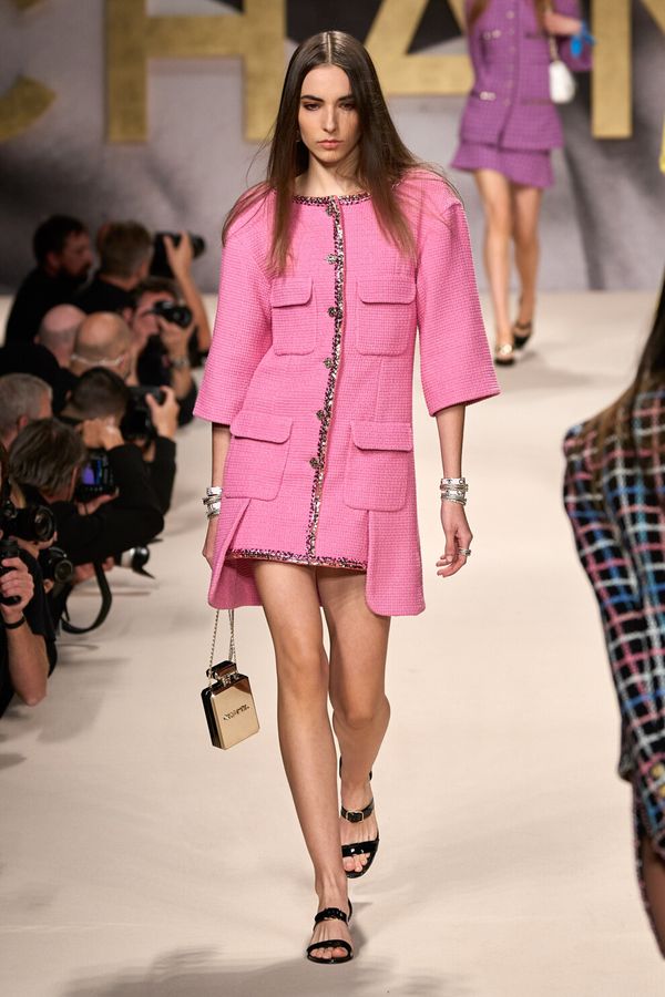 Chanel весна-лето 2022 (93753-Chanel-SS-2022-b.jpg)