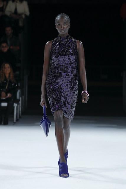 Bottega Veneta весна-лето 2022 (93942-Bottega-Veneta-SS-2022-12.jpg)