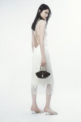 Givenchy Pre-Fall 2022 (94249-Givenchy-Pre-Fall-2022-01.jpg)