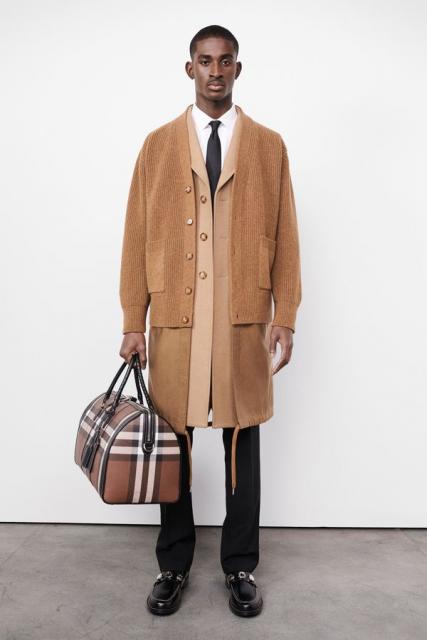 Burberry Pre-Fall 2022 (94271-Burberry-Pre-Fall-2022-11.jpg)