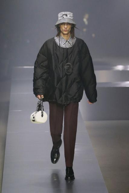 Fendi Menswear осень-зима 2022/2023 (94340-Fendi-Menswear-FW-2022-07.jpg)