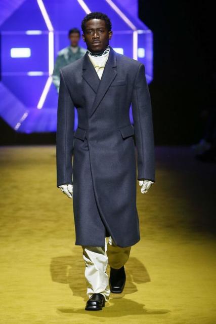 Prada Menswear осень-зима 2022 (94507-Prada-Menswear-FW-2022-04.jpg)