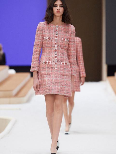 Chanel весна-лето 2022 (94678-Chanel-SS-2022-04.jpg)