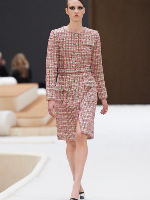 Chanel весна-лето 2022 (94678-Chanel-SS-2022-06.jpg)