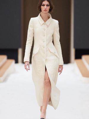 Chanel весна-лето 2022 (94678-Chanel-SS-2022-b.jpg)