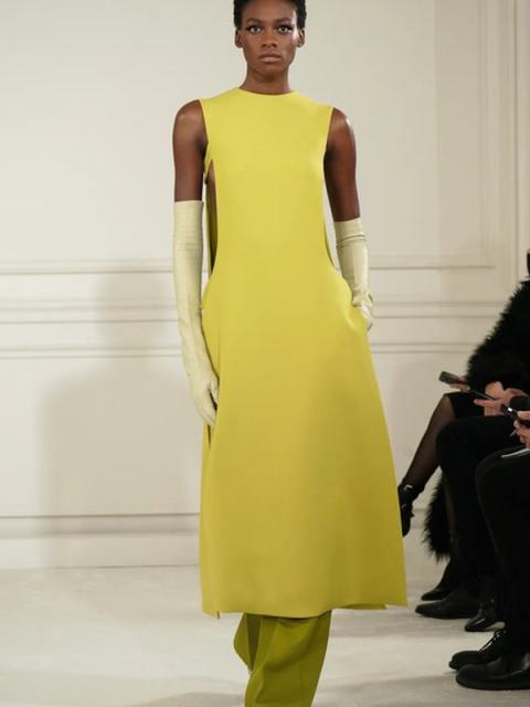 Valentino весна-лето 2022 (94819-Valentino-Couture-SS-2022-b.jpg)