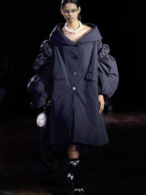 Simone Rocha осень-зима 2022/23 (95037-Simone-Rocha-FW-2022-01.jpg)