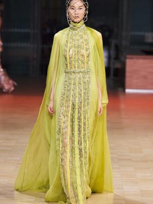 Elie Saab весна-лето 2022 (95561-Elie-Saab-SS-2022-06.jpg)