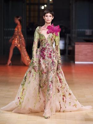 Elie Saab весна-лето 2022 (95561-Elie-Saab-SS-2022-10.jpg)