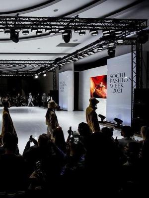 Sochi Fashion Week (95626-sochi-fashion-week-b.jpg)