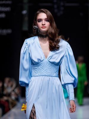 Александр Арутюнов на Seasons Fashion Week 2022 (95670-Aleksandr-Arutyunov-SS-2022-04.jpg)