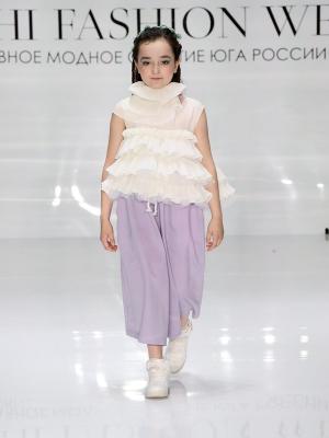 Devusi на Sochi Fashion Week  (95796-Devusi-Sochi-Fashion-Week-02.jpg)