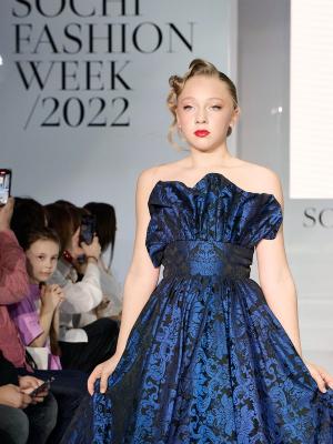 Julia Krylova на Sochi Fashion Week  (95886-Julia-Krilova-SFW-02.jpg)