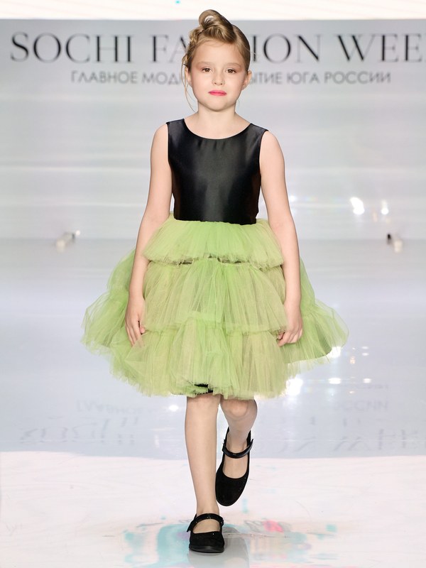 Julia Krylova на Sochi Fashion Week  (95886-Julia-Krilova-SFW-09.jpg)