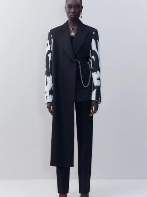 Alexander McQueen pre-fall 2022 (95982-Alexander-McQueen-Pre-Fall-2022-02.jpg)