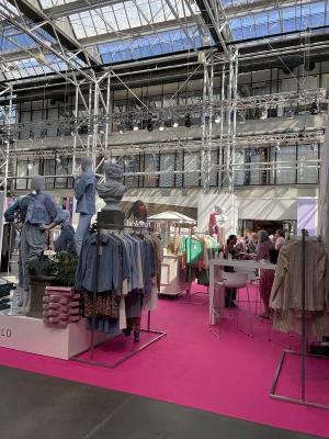 Международная выставка моды в Копенгагене, август 2022 (96681-copenhagen-international-fashion-fair-03.jpg)