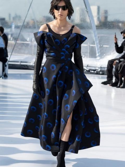 Alexander McQueen весна-лето 2023 (96972-Alexander-Mcqueen-SS-2023-06.jpg)