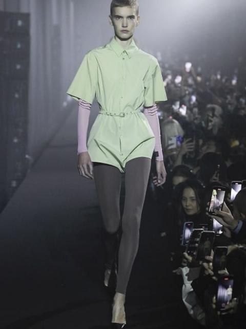 Raf Simons SS-2023 (весна-лето 2023) (97026-Raf-Simons-SS-2023-b.jpg)