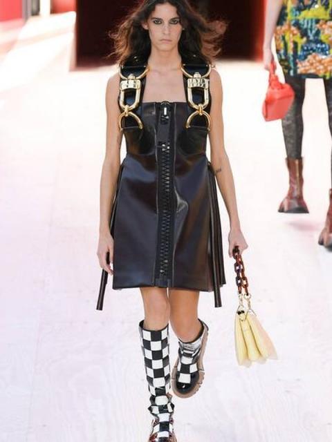 Louis Vuitton SS-2023 (весна-лето 2023) (97055-Louis-Vuitton-SS-2023-10.jpg)